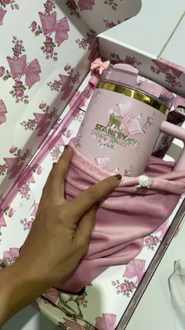 imagine receiving this!! 🎀 #stanley #StanleyCup #limitededition #stanleyph 