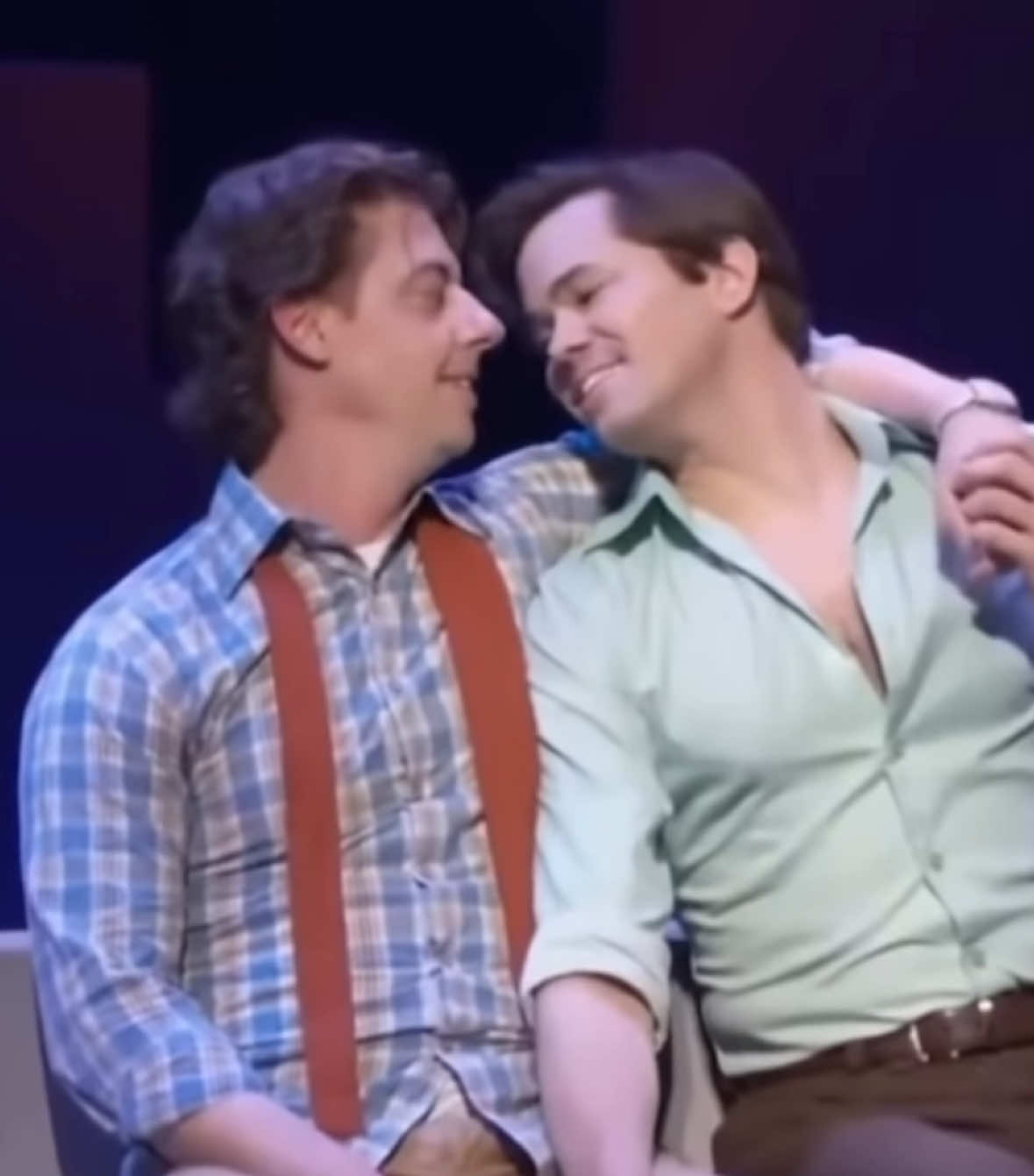 ⦻ #internet #nostalgia #fnaf #andrewrannells #falsettos #edit #relatable 