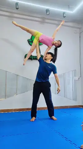 Gái Ri 7 tuổi  #acro #yoga #xuhuong #foryou 