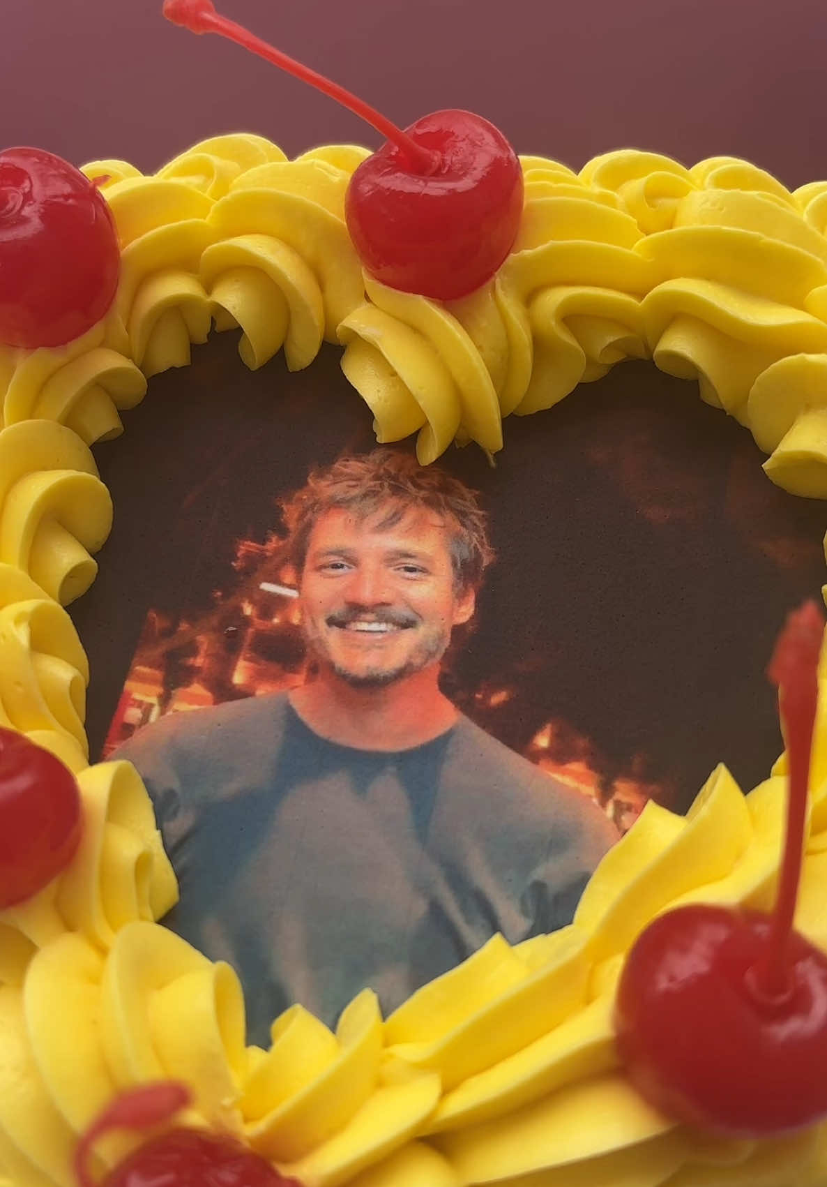daddys home 😈  #cake #cakes #caketok #cakeart #pedropascal #pedro #pedropascalcake 