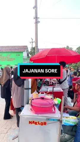 Jajanan Sore kali ini adalah Dimsum dan Kopi Gula aren Loyal. Buka setiap Sore. 📍Alun-Alun Desa Drajat Drajat, Kec. Paciran, Kabupaten Lamongan, Jawa Timur. #dimsum #kopi #laut #lamongan #fyp 