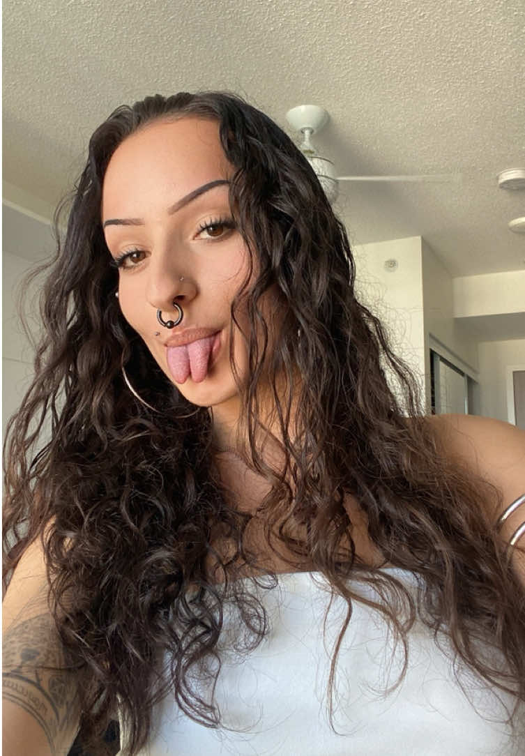 Replying to @Am I real? #tonguesplitting #bifurcacaodelingua #fypシ゚ 