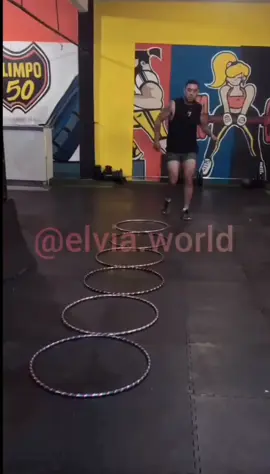 Jajaja jajaja jajaja ahora sí se volo la barda couch.🤦‍♂️😱💪 #couch #gymmotivation #gymtime #ReelsVirales #sonrianquelavidaesbella #tiktoenespañol #followme #tiktokcreator #humortiktok #chavaruca #outfit 😱🤦‍♂️🤷‍♀️💪✌️🏃‍♀️👌👏👍🤗😬🤔😳😉🙈🙊🤭🙄🇲🇽🇺🇸❤️🙏😘😍😜✌️🤷‍♀️🤦‍♂️😱💪😅🤣😂
