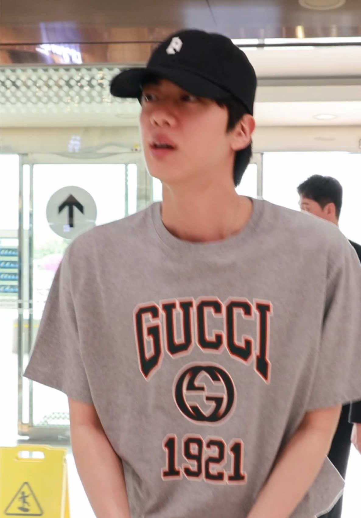 Wait... Gucci was founded in 1921?! 🕰 #bts #jin #dispatch #dipe @BTS 