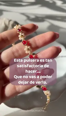 Una de las pulseras más lindas y adictivas que he hecho con mostacillas 😍 Guardala para intentarla después y seguime para más ideas como esta. #pulserasmostacillas #diyaccesorios #bisuteriacreativa #manualidadesfaciles #hechoamano 