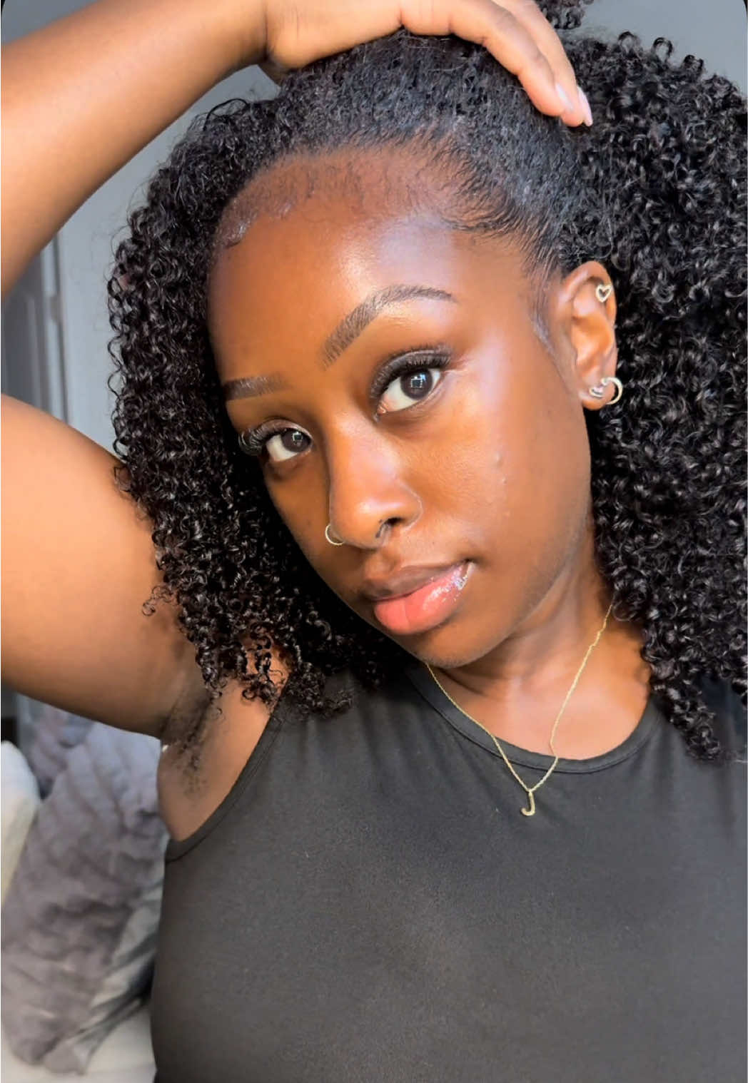 This is my hair, hello? What wig? 🤭 @OQHAIR @oqhairshop #oqhair #tiktoktopwigs #TikTokShopBackToSchool #oqgluelesswig #fyp#halfwig #naturalhair #curlyhair #jameeeelia 