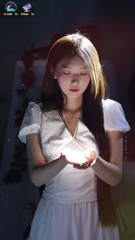 Ê thật sự là không nhìn nổi, có cần nhất thiết là phải kéo an.ti cho những cô gái này không vậy?? Ninnin debut với vibe BNQ cũng lại quay qua ss với LinLin, ai cũng là độc nhất vô nhị, ai cũng là phiên bản tuyệt vời nhất của chính mình mà nhỉ? Không hiểu ng hâm mộ làm vậy là có biết suy nghĩ hay không, làm nthe vừa kéo an.ti cho Ninnin vừa kéo an.ti cho LinLin. Cái gì mình cũng có chừng mực chứ =))))) Đợt G-World 017 debut thì Niko bị ss với Sena do tóc mái giống 🤦🏻‍♀️ Rồi Rena nhà hổ 🐯 bị ss với Sena nhà sư tử 🦁, sau đó Rena đổi thành nhà cá 🐠 luôn =))) Nhìn mà thương Sena, Linlin  ngồi không cũng dính đ.ạn; vừa tội Ninnin, Niko, Rena bị fan hùa to6 vì những lí do không đáng. Mong mn xem live lành mạnh và văn minh hơn, đâu ai muốn mình bị to6, đâu ai muốn mình bị ss đâu nhỉ?! Chung cty cả, nhà New World là cả một đại gia đình mà, phải cùng nhau phát triển tốt lên chứ đâu phải vì vài chuyện nhỏ nhặt do những thành phần to6 khơi nguồn rồi qua các nhà khác to6 lẫn nhau vậy đâu nhỉ 💗 Hãy là những người xem tỉnh táo và biết chọn lọc thông tin 🫶🏻🫰🏻 #newworld #viral #foryou 