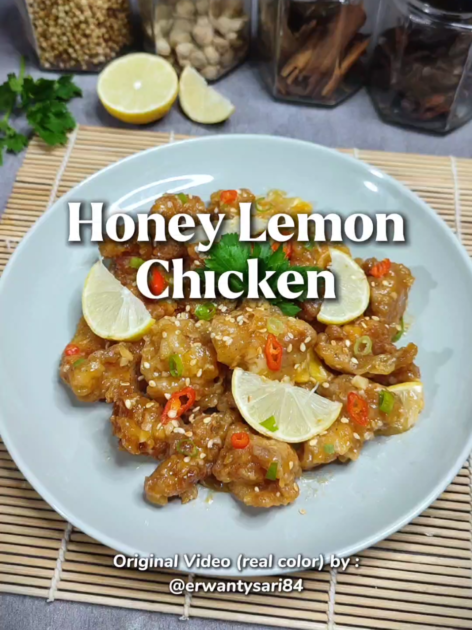 ‼️Honey Lemon Chicken‼️   Bahan : *200 gr ayam fillet paha *Bumbu ayam : - 1sdt kecap asin  - 1sdt saus tiram - 1 sdt kecap ikan  - 1/2 sdt lada bubuk - 1/2 sdt garam - 1/4 sdt kaldu bubuk - 5 sdm tepung terigu - 1 sdm maizena - 1/4 baking powder - 60 ml air es *Saos : - 50 ml air lemon - 2 sdm madu - 1 sdt kecap asin  - 1 sdt saus tiram  - 2 sdt maizena - 50 ml air *Bumbu lainnya : - 2 bawang putih - 1/4 buah lemon - 1 sdm margarin - biji wijen sckpnya #honeylemonchicken #lemonchicken #olahanayam