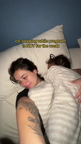 getting kicked by FOUR feet from every which way was something I did not prepare for #momsoftiktokclub #fyp #pregnantlife #pregnant 
