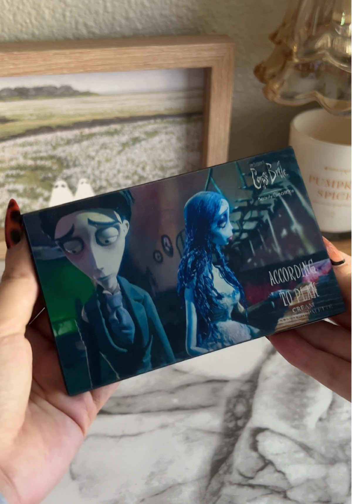 this is the coolest makeup product I’ve ever seen 😻😻🖤 #TimBurton #timburtonchallenge #timburtoncharacter #timburtonmovies #corpsebride #corpsebridecosplay #jennaortega #wednesday #wednesdayaddams #halloweeenvibes #halloweenaesthetic #fallaesthetic #fallshopping 