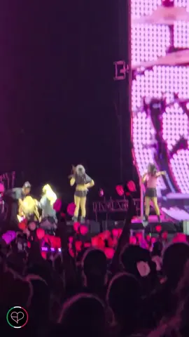 Jisoo loved our banner🥲🇮🇹 BLACKPINK DEADLINE MILAN #DEADLINE_IN_MILAN #BLACKPINK_DEADLINE #LISA #LALISA #ROSÉ #JISOO #JENNIE #LearnOnTikTok #xhtiktok 