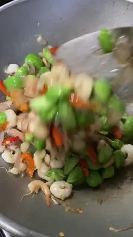 Banyak stok video masak tp kok males edit yak. Ada yg sama ga #CapCut #fyp #osengmercon #osengpete #udangpetai #idemasakan #idejualan 