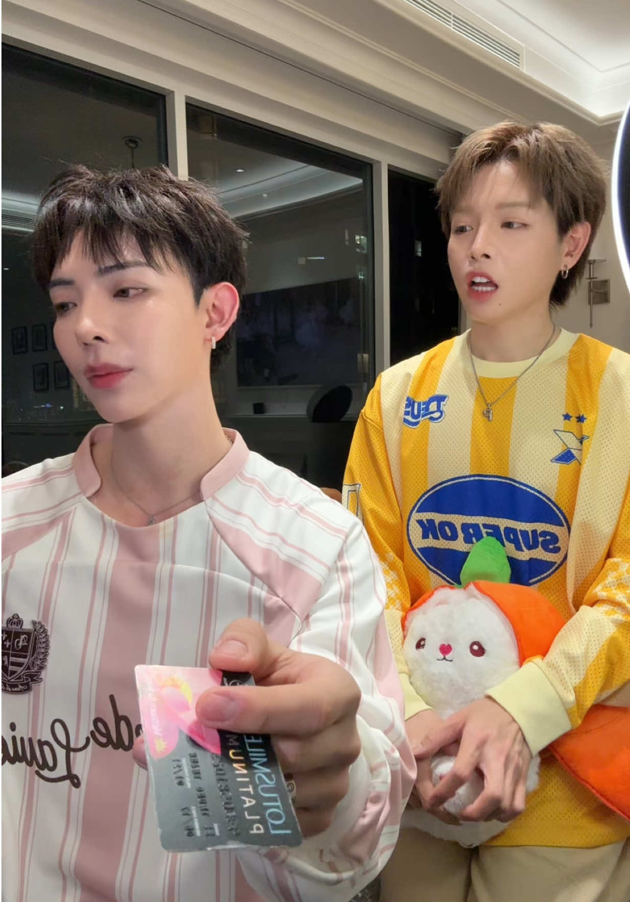 Cầm lấy Đức Phúc và tránh xa 5 tỷ của tôi ra dùm 🫣👀 @ĐỨC PHÚC 