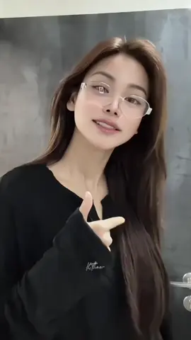 :Kệ,mình nhắm mắt yêu luôn#englot #englotisreal #engfawaraha #charlotteaustin #fyp #viral #xh #xuhuong 