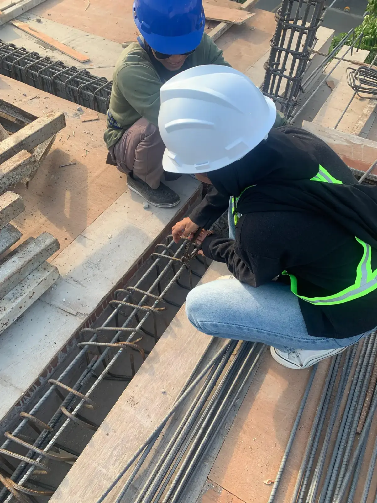 Jika dia tidak bisa diajak kerjasama, maka perlihatkan padanya kalo kita gak butuh dia😉#tekniksipil#civilengineering #sitemanager #fyp #u4 