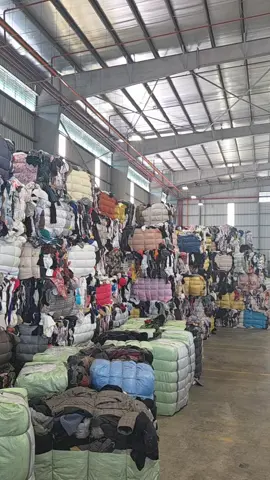 mix korea rm5 1bale 100kg percuma 1bale!! ya betul saya nak minggu ni clear... pickup sahaja bawak balik ... #bundlemurah  #ThriftKorea  #bigbellkorea  #bundlemalaysia  #kilangbundle  #ballbigbell 