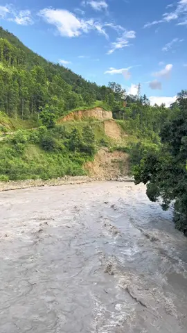 जीवन बगिरहेछ खोला जस्तै, किन र कहाँका लागि थाहा छैन।😵‍💫 #fyp #Nature #foryoupage #naturelover #Nuwakot #siltanky #Magar #🚫 