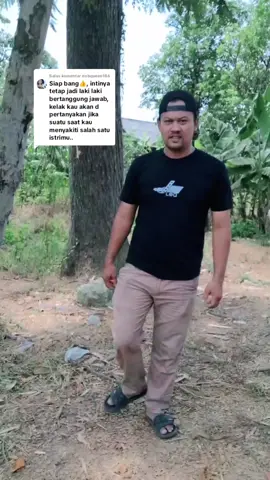 Membalas @nobqueen186 yg tuhan pintai ke si suami pertanggung jawabannya bukan ke yg poligami doang😅 sama wae ke yg punya istri 1 juga ieu di tanyakan, tanggung jawab suami sama besarnya ke istrimah, ya intinya kau muliakan 1 istrimu, aku muliakan 2 istriku tapi  awas kau jgn nambah, sekrg bilang gitu kedepannya berubah😁 kaya yg sebelah😅 oke👍 kita sama2 berjuang sebagai suami💪 #viraltiktok #satriaadibara #fypage #poligamiviral #duaistriakur 