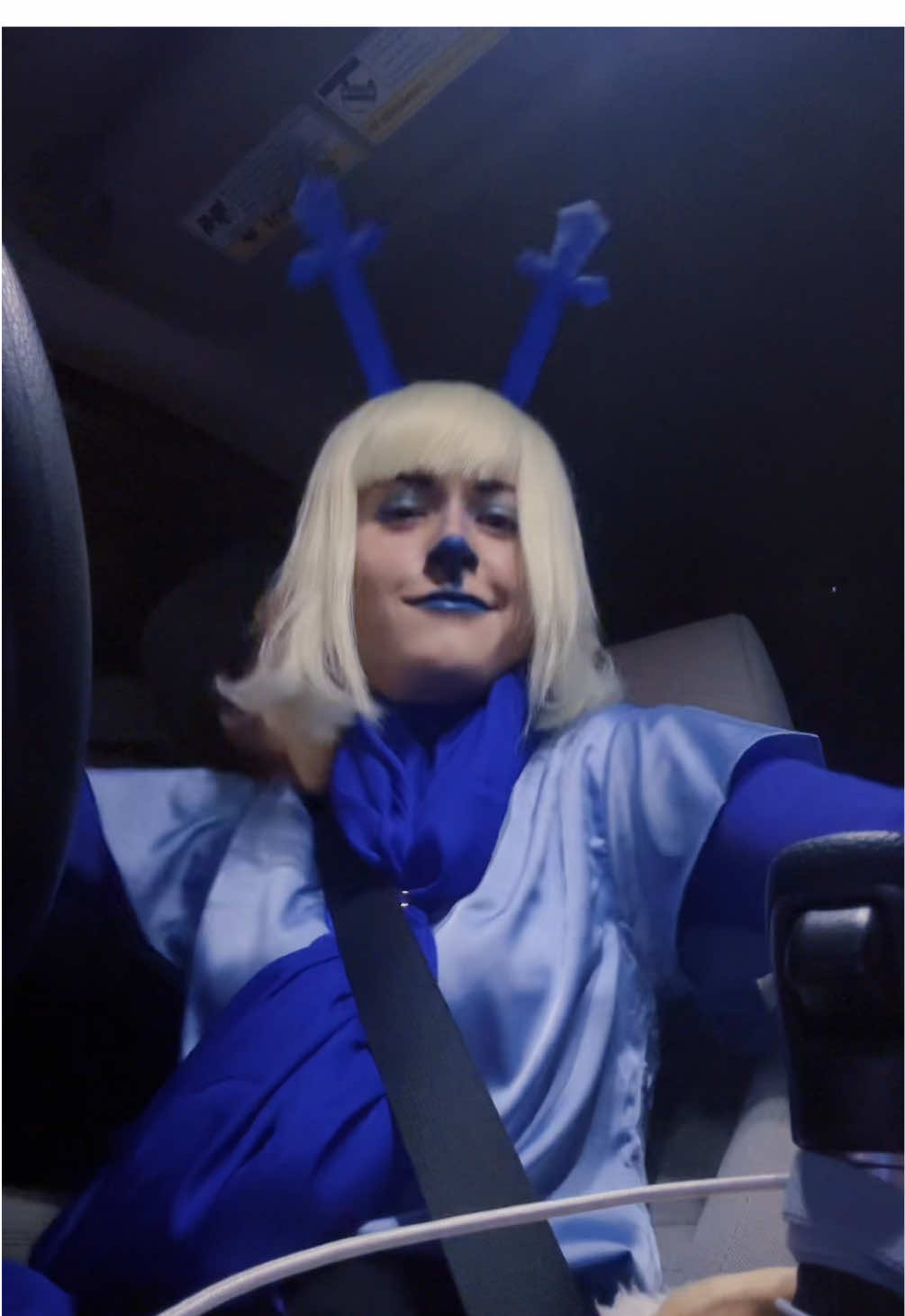 hi #deltarune #deltarunecosplay #drivinginmycar #carolholiday #carolholidaycosplay #fyp #undertale 
