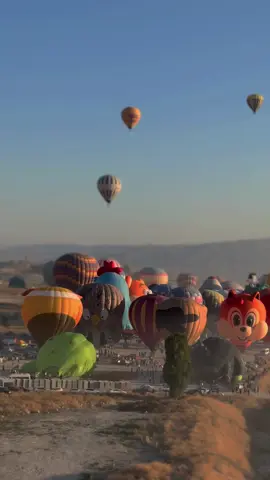 @Kapadokya Balloons @ʀᴀɪɴʙᴏᴡ ʙᴀʟʟᴏɴ'ꜱ @turkiyeballoons @Atmosfer Balloons @Deniz @Bekir #balloonfestival2025 #balloonfestival #turkey #cappadocia #kesfet 