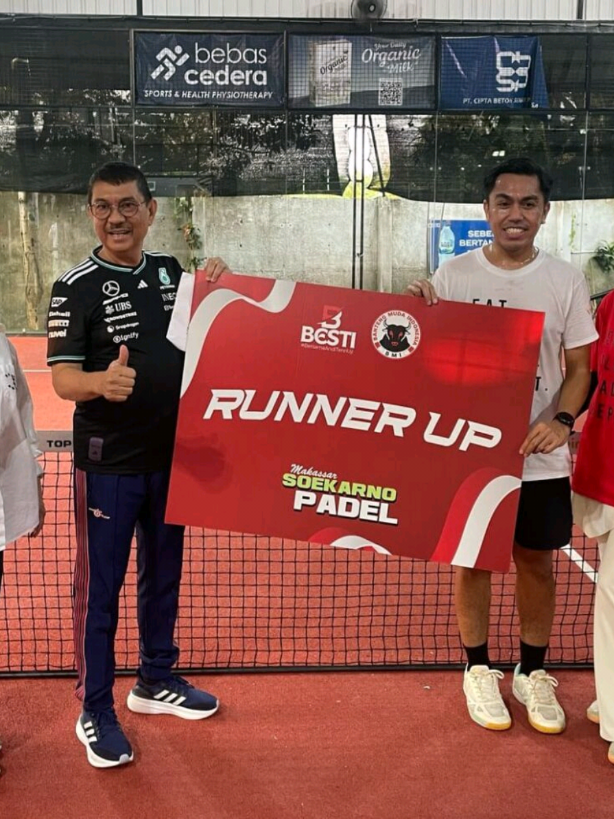 MAKASSAR — Banteng Muda Indonesia (BMI) Kota Makassar kembali menunjukkan komitmennya dalam menghadirkan kegiatan positif untuk anak-anak muda. Dalam rangka memperingati Bulan Bung Karno dan menyambut HUT ke-80 Kemerdekaan RI, BMI menggelar turnamen olahraga bertajuk Makassar Soekarno Padel, Rabu (6/8/2025) @dpppdiperjuangan #pdip #pdiperjuangan   #bantengmakassar #haulbungkarno  #bantengmudaindonesia #kotamakassar 