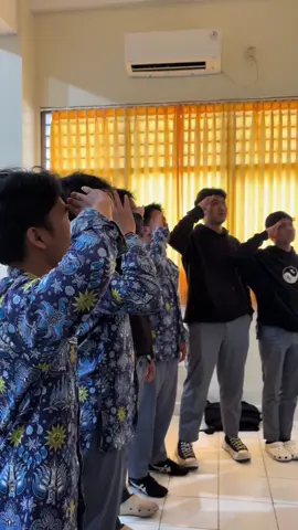 @danielbudianto28 @SAM PIITAK SOPIR SEEZ Rombongan Nyeni #fyp #rombongannyeni #sampitaknyeni #budispeed 