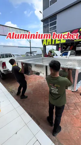Aluminium bucket 
