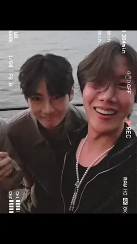 Just seeing everyone together like this makes me so happy #bts 