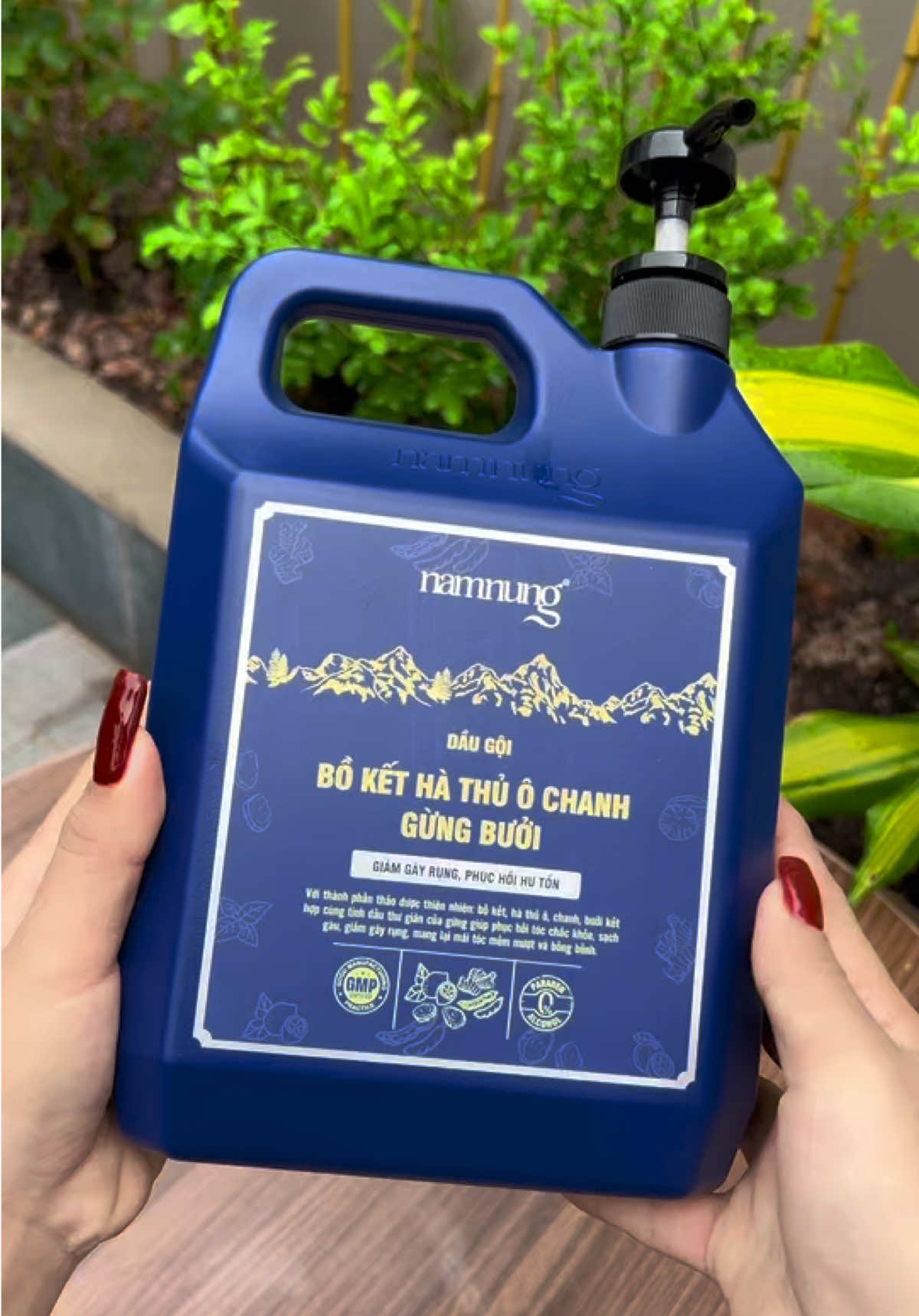 Dầu gội thảo dược Nam Nung chiết suất từ thiên nhiên hỗ trợ cải thiện tình trạng rụng tóc#emkieutaphoa #daugoithaoduocnamnung #daugoithaoduoc #daugoi #namnung 