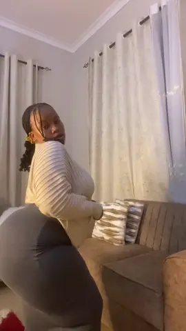 Akijitazama kwenye millo yuko 10/10🤣🤣🤣
