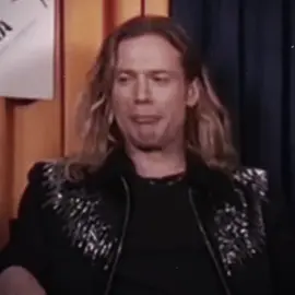 These pictures make me weeze #foryoupagе #foryoupage❤️❤️ #blowthisuptiktok #getmefamous #makemefamous #blowthisupforme #vampire #iwtv #interviewwiththevampire #samreid 