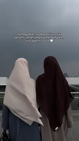 🔗 Selara abaya L!NK no.289 🔗 hijab inara inner  L!NK no.291 ( sand ) 🔗 khimar square  L!NK no.251 ( mahogany ) #muslimahhijrah #abayasyari #muslimahhijrah #ootdsyari 