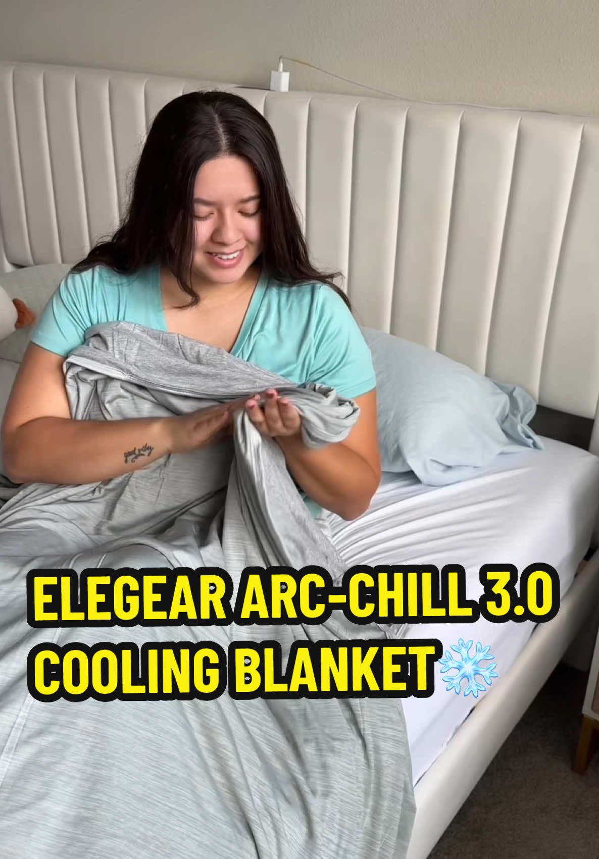 Tired of waking up sweaty? This cooling blanket actually works. Life-changing for hot sleepers! 💤 #ad #coolingblanket #hotsleeper  #Elegear #arcchill #coolingblanket #hotsleepers #coolingpillowcases   