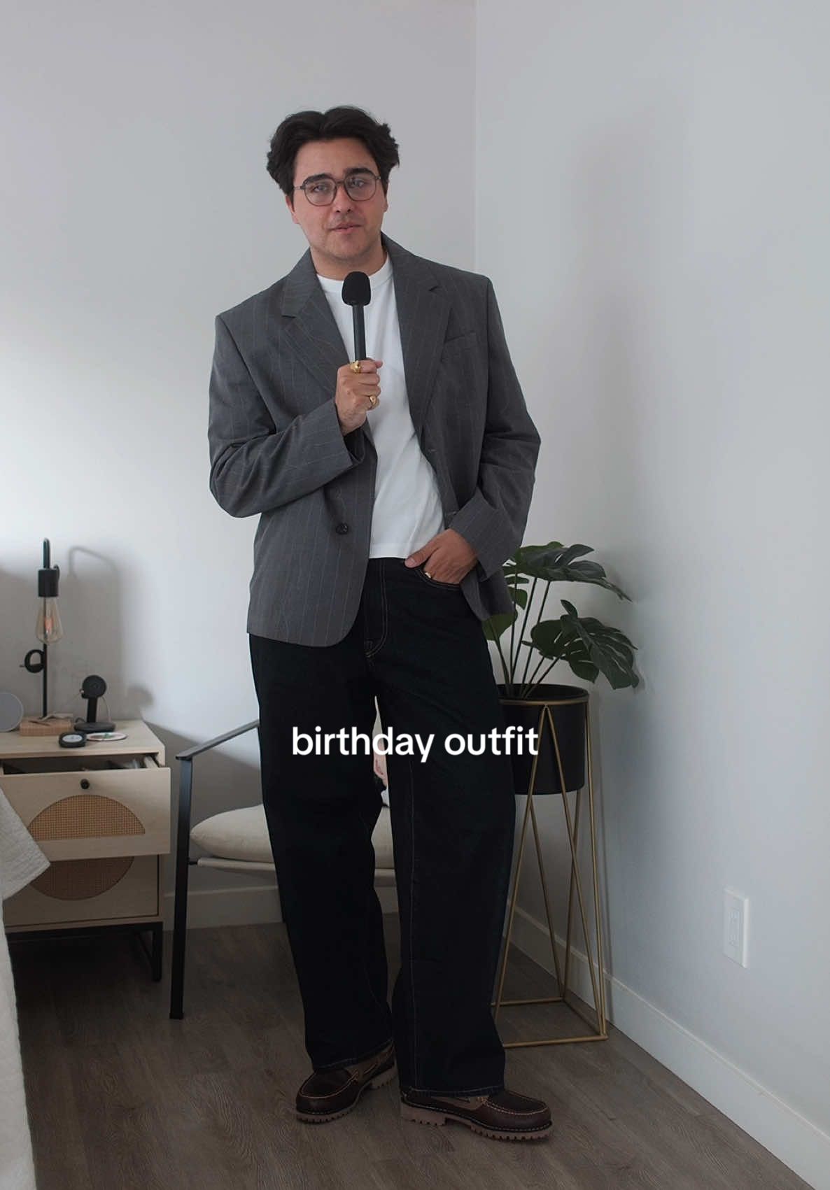 I never had this much content for my birthday before but I think this is the last one guys lol  @Gap @ZARA @Timberland  #mensfashion #minimalstyle #casualoutfitsformen #birthdayoutfits #simpleoufits 