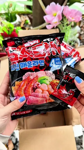 Mưa gió này chỉ thèm mỗi mì cay thui đó #giadungzyhome  #micay #micayhanquoc #micaysasin #micay7capdo #giadungzyhome  #sasin 