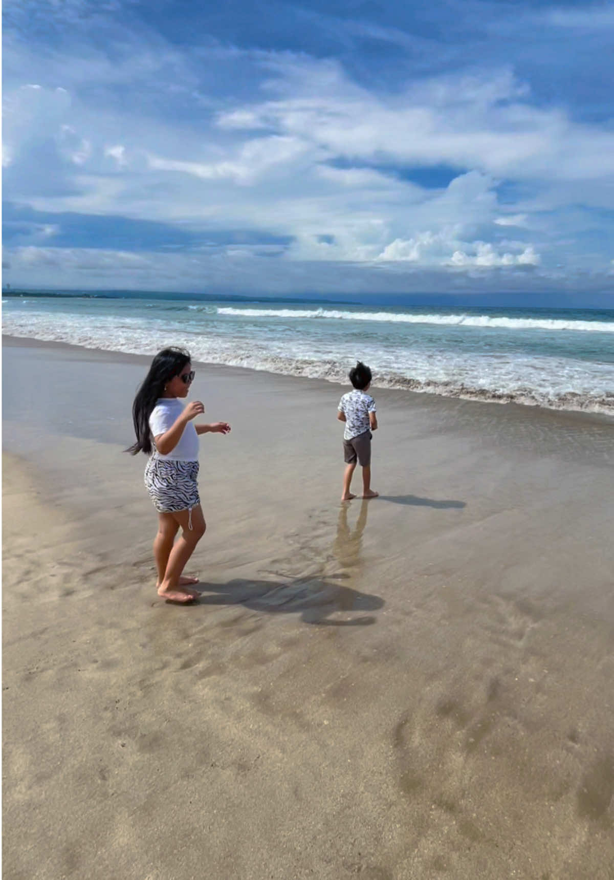 Legian Beach Kuta Bali 🇮🇩 #bali #baliindonesia #baliisland #legian #kuta 
