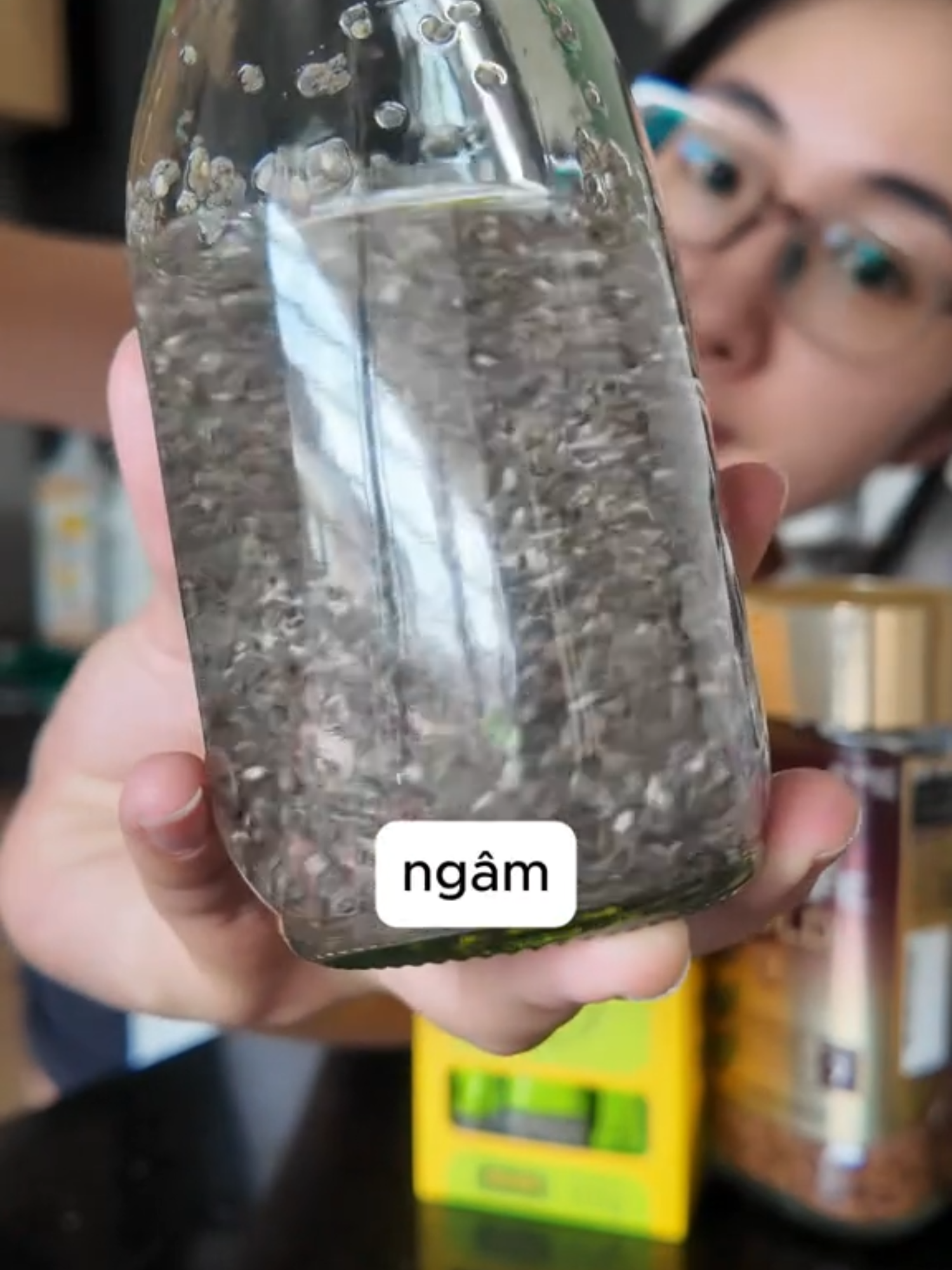 10-20g hạt chia 1 ngày thôi nha ạ, ngâm nở trc khi uống#dttlinhsayhi #chiaseeds