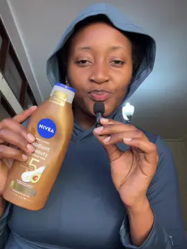 Creme da Nívea beleza radiante eu amo ele vocês é ajuda muito na hidratação da minha pele para além de ajudar nas estrias amigas @NIVEA South Africa #nivea#strechmarks#tiktoksouthafrica#palops🇦🇴🇲🇿🇸🇹🇨🇻🇬🇼  