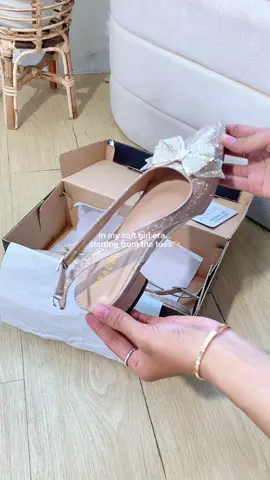 My pretty heels🤍 ganyangka dapetin harga under 100rb😭#fyp #jointrend #sandalwanita #affiliatemarketing #affiliatetiktok #brandlocal #gayaditiktok #affiliate 