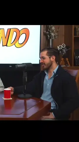 no sabemos que había en esa taza pero definitivamente le pegó duro a Mr S #humor #ficcionando #podcast #podcastclips #podcastmexico #ficcis #peliculas 