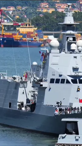 KRI join this trend #foryou #KRI #navy #tniindonesia🇮🇩 #tnial #sea #fyp 