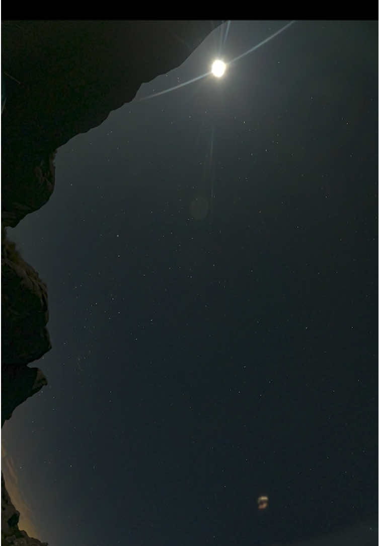 MARCAHUASI 🌙🪐☄️ 4000 msnm Esta vez nos quedamos a apreciar el bello cielo que nos da la noche en la meseta de Marcahuasi, acampando al costado de la Laguna Cachu Cachu sientes toda la magia de esta hermosa aventura. #marcahuasi #sanpedrodecasta #interestellar #estrellas #gopro #canon #sonyalpha #adventure #timelapse #camping #fyp #paratii 