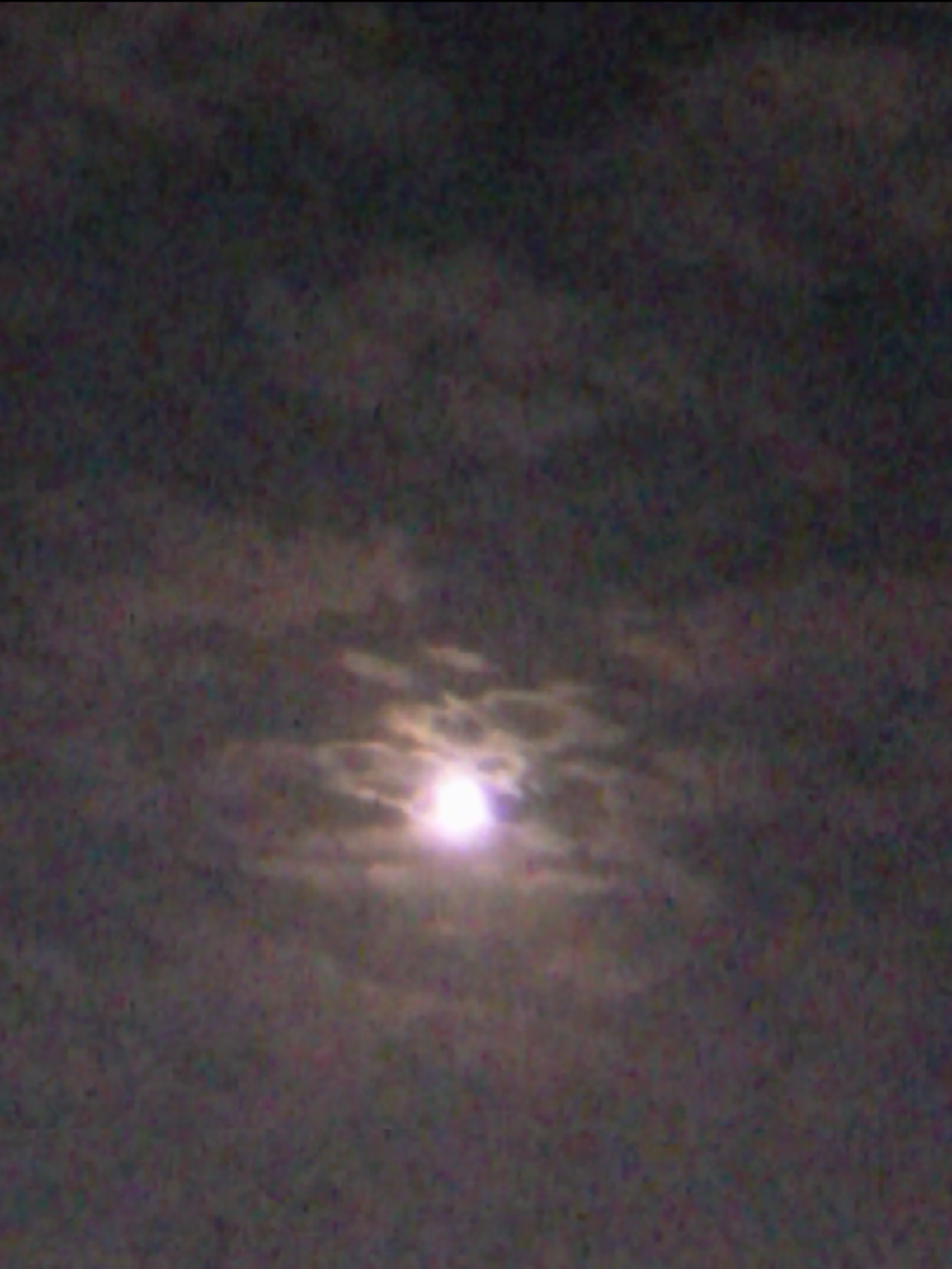 bro how 2 moon in this life:) #real #digitalcamera #fr #idk #moon 