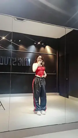 Bắt lại chiếc trend đã qua ... nhưng vẫn rất gì và này nọ nha 😊❤ ~!!  #miestudio #miedanceclass #lophocnhaytiktok #tiktokdanceclass #lophocnhayq3 #lophocnhaycoban #lophocnhaygovap 
