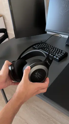 Kiwi Ears Altruva | @Kiwi Ears #headphones #kiwiears #techtok #setup #wallpaper