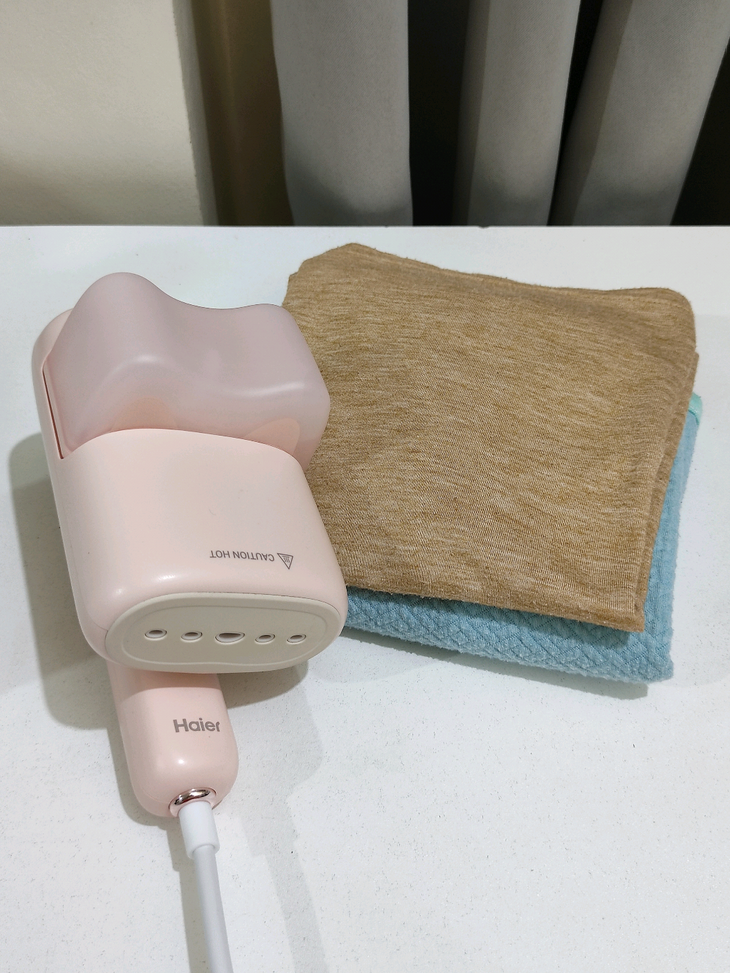 Achieve crisp clothes without the hassle — with the Haier Handheld Garment Steamer. @haier.philippines  #Haier  #haiersmallappliances  #MoreCreationMorePossibilities  #haiersteamiron  #steamiron  #steameriron  #ironsteamer  #portablesteameriron  #ironsteamerforclothes  #ironforclothes  #nateyyynate 