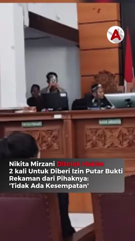 Permintaan Nikita Mirzani untuk memutar rekaman sebagai bukti dalam persidangannya kembali ditolak oleh majelis hakim Pengadilan Negeri Jakarta Selatan, Kamis (7/8/2025). Ini menjadi penolakan kedua bagi artis kontroversial tersebut. Rekaman itu disebut-sebut berisi dugaan intervensi yang dilakukan dokter Reza Gladys terhadap jalannya proses hukum. Namun hakim tak memberi ruang bagi Nikita maupun tim hukumnya untuk memperdengarkan isi rekaman tersebut. 