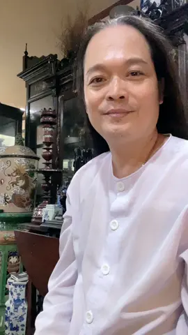 Dạ, Lược sừng, Lược gỗ, tuỳ lúc mà sử dụng khi chải bới tóc, sẽ luôn cho mình cảm giác an toàn và thoải mái. Minh kính chúc Quý vị có mái tóc đẹp và sức khoẻ dồi dào. #mỹnghệ #mỹthuật #đammêmỹnghệ #minhphannguyen6 #cẩnốcxàcừ #ốcxàcừ #cẩnốcxàcừViệtNam Minh xin cám ơn Quý vị. 