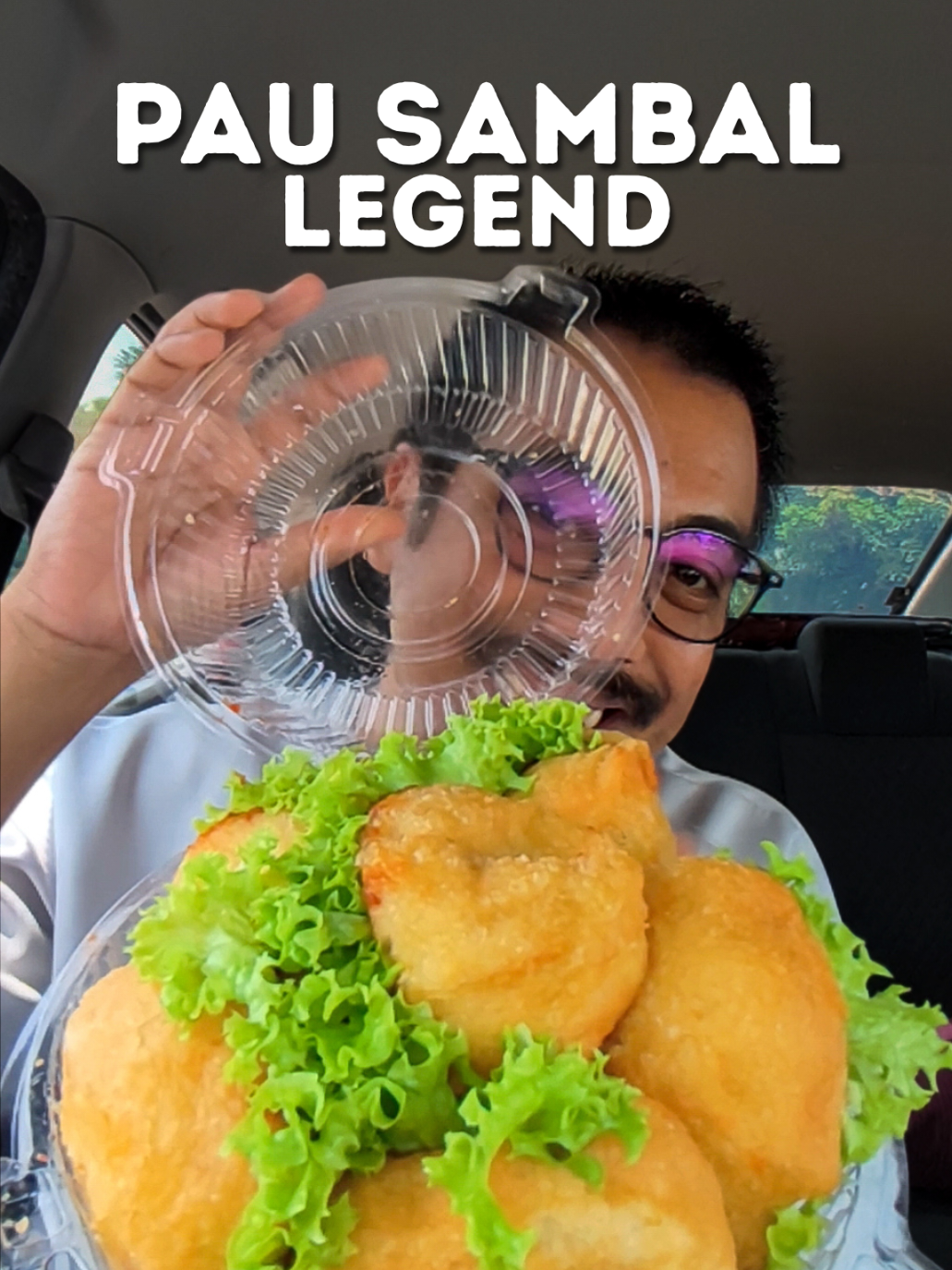 Pau Dak Cha Jadi Rebutan..!! Kalau korang datang Melaka..ni aq rekemenkan Pau Sambal dekat Bukit Rambai..serius.. 5 hinggit ada 6 biji..komfirm kenyang..apa lagi yang nak difikirkan..serbuuu lerrr 📌 Pau Sambal Dak Cha Depan Foodcourt Kampung Style #jomrayau #pausambaldakcha #bukitrambai #manalagimelakaler #MYFoodie #malaysiafoodie #makanmakan 