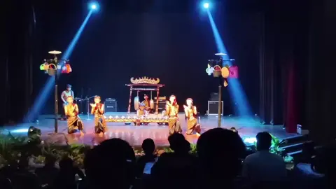SMK Ma'arif 1 Semaka berhasil meraih juara harapan 1 dalam Liga Musik Tingkat Provinsi Lampung tahun 2025. Kemenangan ini diraih melalui penampilan apik mereka membawakan musik Cakak Buah di Taman Budaya Provinsi Lampung pada tanggal 23 Juli 2025 #pagelaranseni #budayalampung #lampung #tanggamus_lampung #tamanbudaya @SMK MA'ARIF 1 SEMAKA 